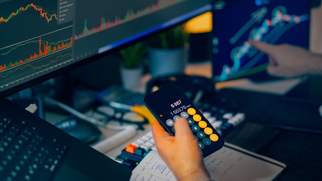 Tabela de metas financeiras para quem está em dúvida entre antecipar parcelas ou investir