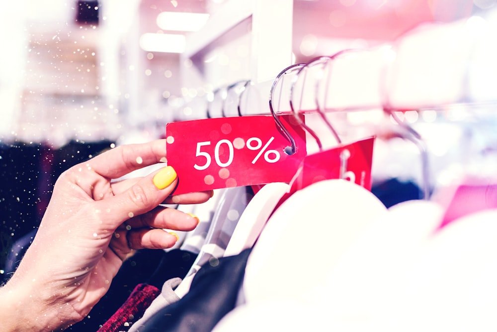 Como Precificar um Produto Sem Vender no Prejuízo Produtos com etiquetas de preço definidas por markup e margem de lucro